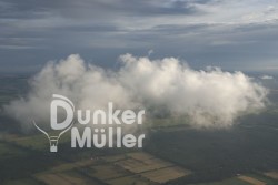 Wind und Wetter Bremen. Rechner, ein Bildschirm, ein Internetkabel – mehr braucht es heute nicht, um vorherzusagen, ob die Heißluftballonfahrt starten kann.