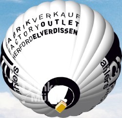 Ballon Werbekampagne Branding Entwicklung einer Marke Ergebnis Prozesses Erzeugung einzigartigen Images Branding Unternehmen Institutionen Produkte Dienstleistungen Personen Künstler Politiker Vorstellungen Unternehmen Gedächtnis Verbraucher einbrennen Ballon Werbekampagne