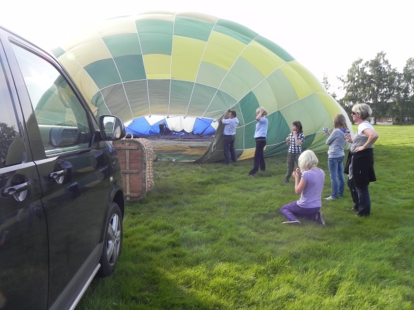 Heißluftballonstart. Darf ich Zuschauer mitbringen?