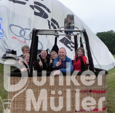 Wie viel Personen können im Ballon mitfahren?